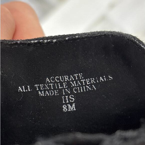 Charles by Charles David Women’s 8 Black Faux Suede Ankle Boots Kitten Heel New - Picture 10 of 10